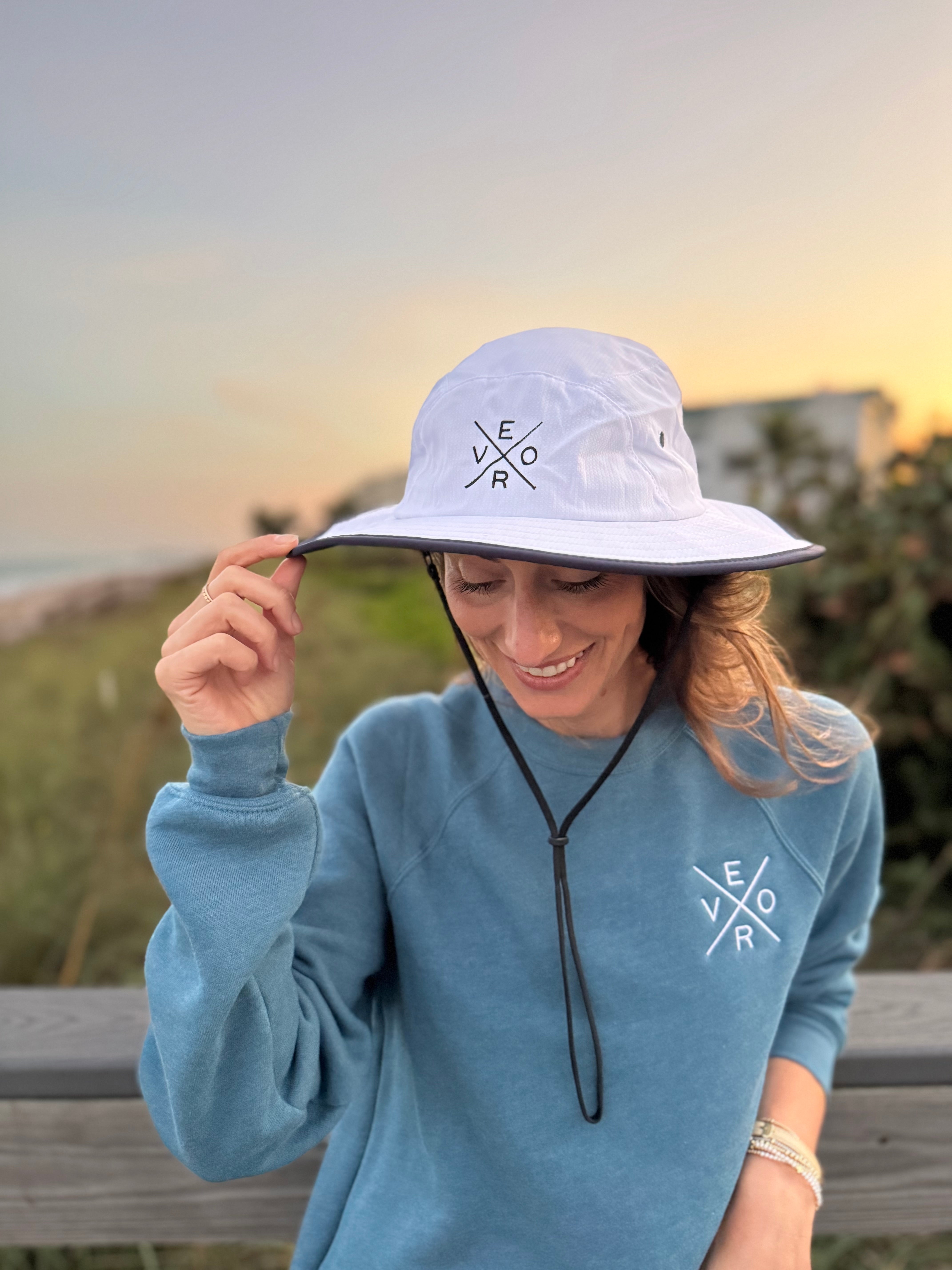 Vero Wide Brim Sun Hat - White and Navy – Seahorse Lane
