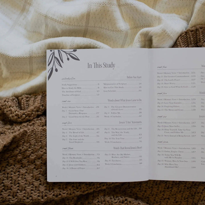 Tis So Sweet to Trust in Jesus: A 40-Day Journey to the Cross Through the Words of Christ