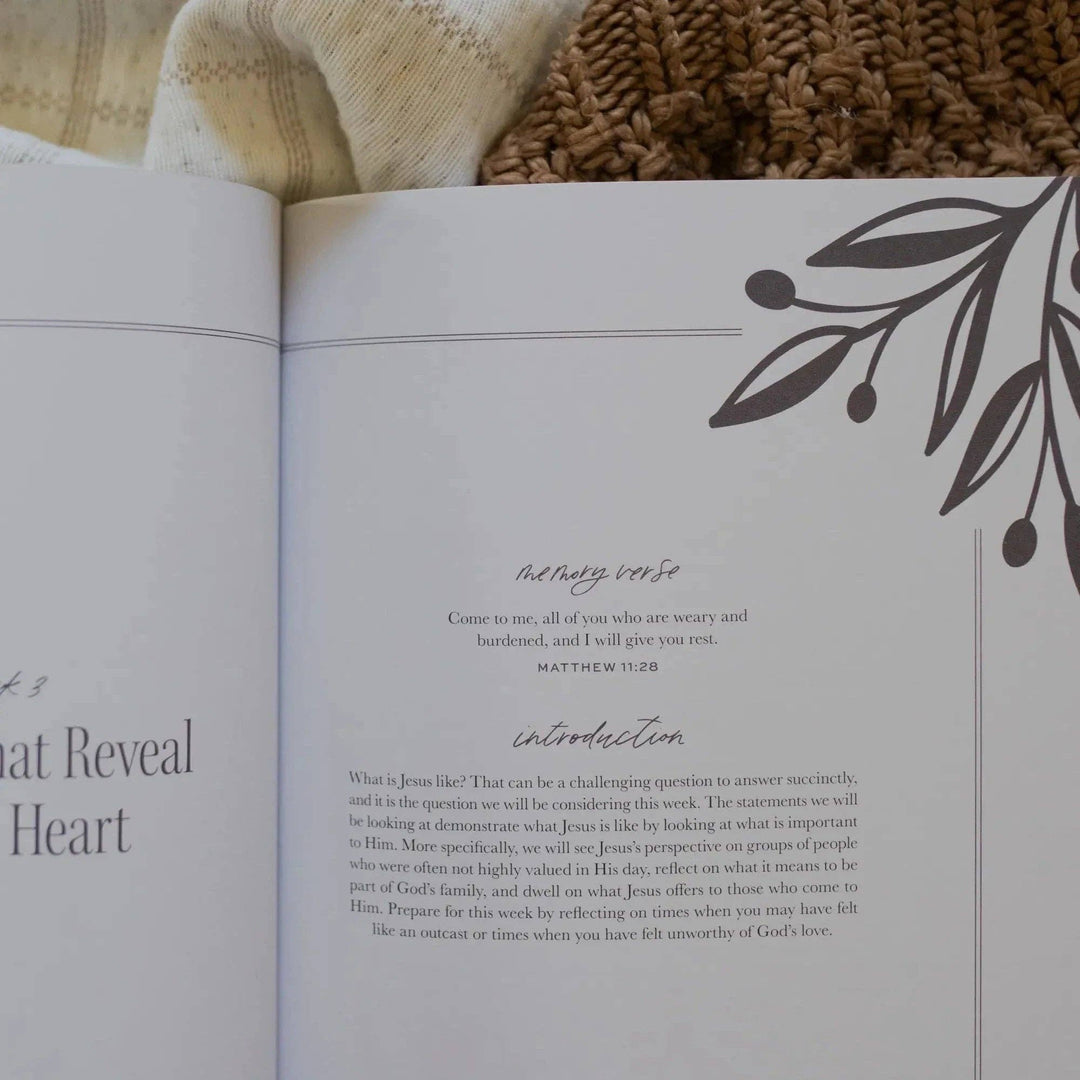 Tis So Sweet to Trust in Jesus: A 40-Day Journey to the Cross Through the Words of Christ