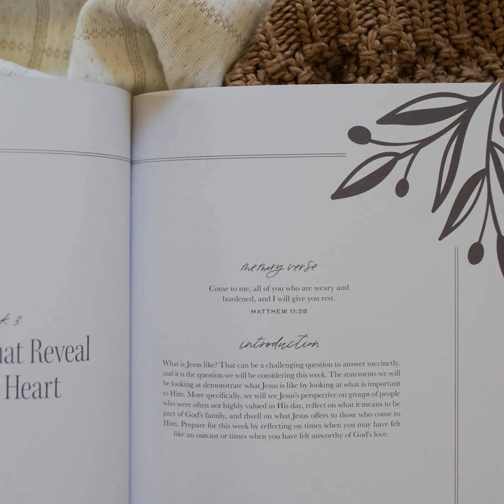 Tis So Sweet to Trust in Jesus: A 40-Day Journey to the Cross Through the Words of Christ