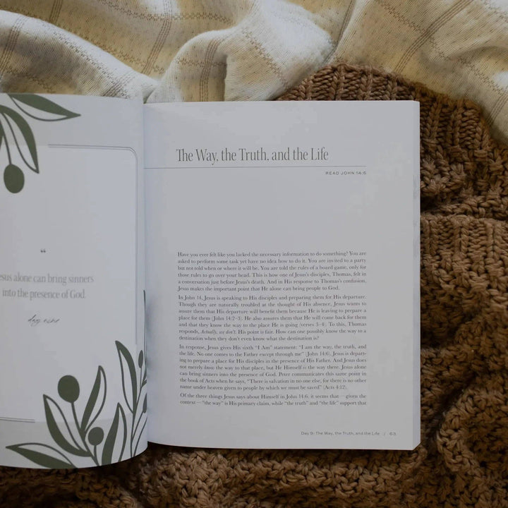 Tis So Sweet to Trust in Jesus: A 40-Day Journey to the Cross Through the Words of Christ