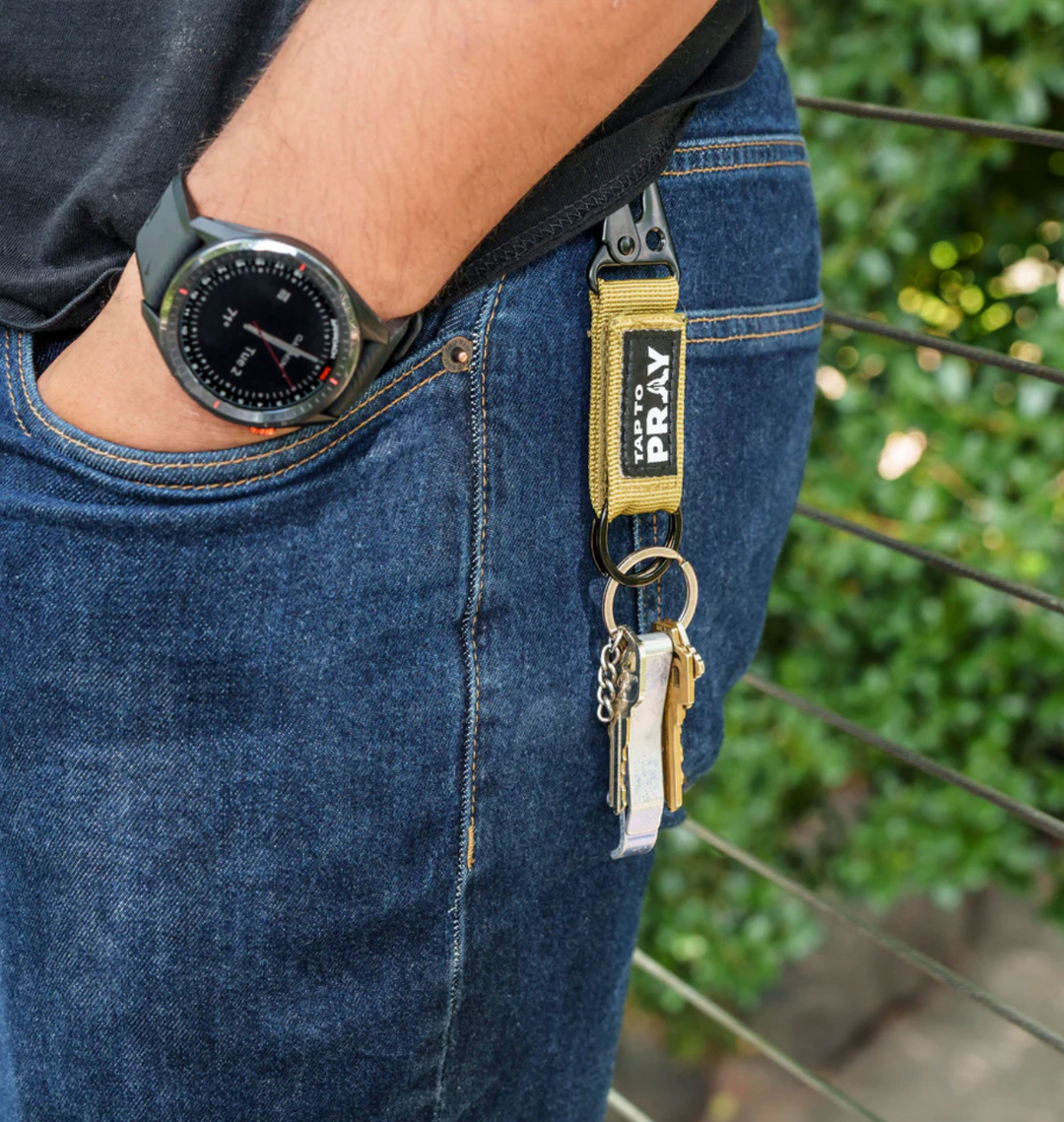 Tap To Pray® Tactical Carabiner Keychain - Sahara Camo