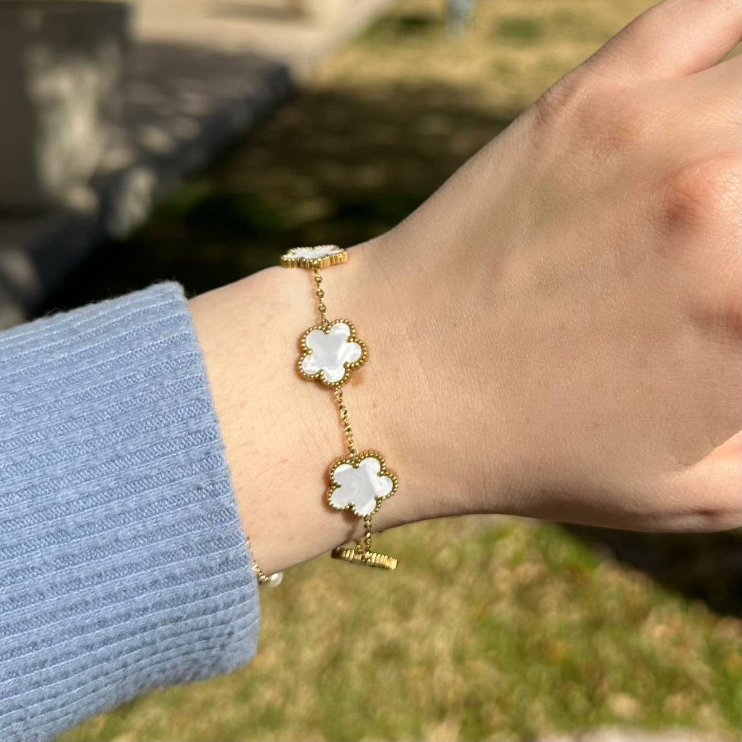 White Shell Flora Bracelet