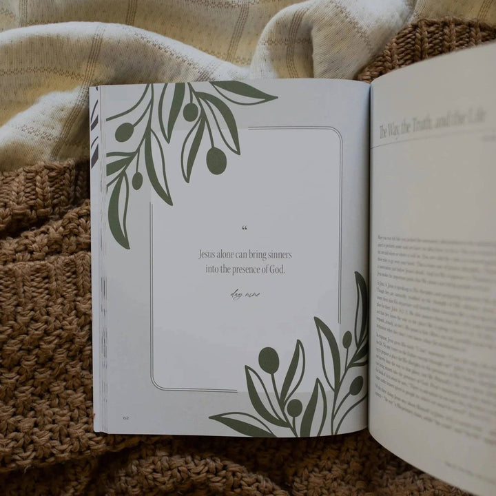 Tis So Sweet to Trust in Jesus: A 40-Day Journey to the Cross Through the Words of Christ