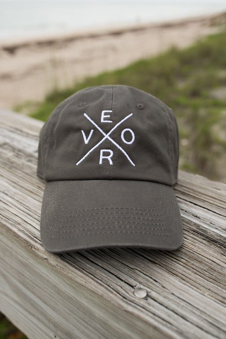 Vero Hat - Dark Gray & White