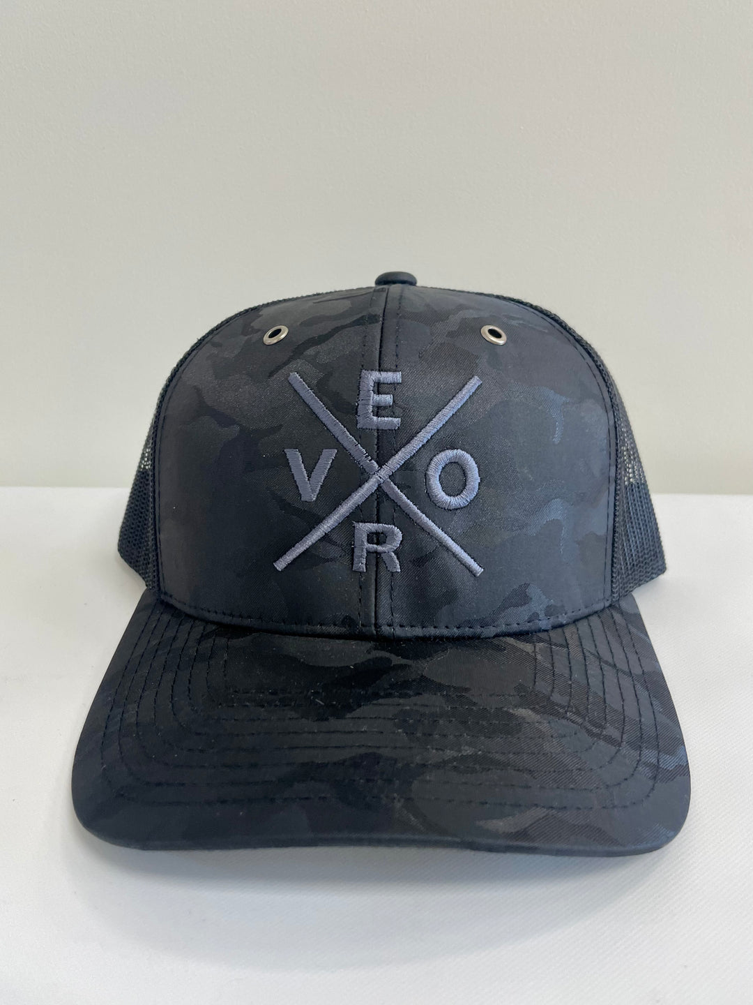 Vero Trucker Hat - Black Camo
